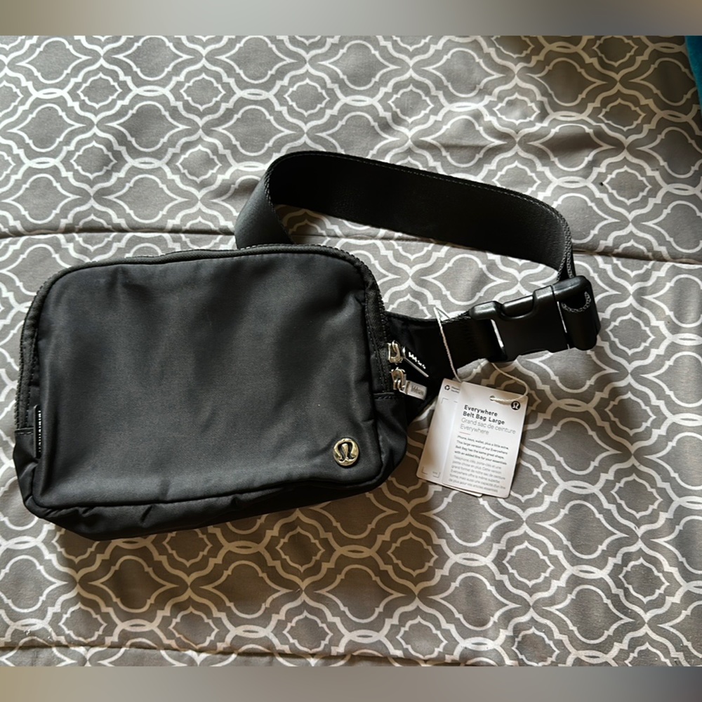 Lululemon everywhere belt bag 2 L